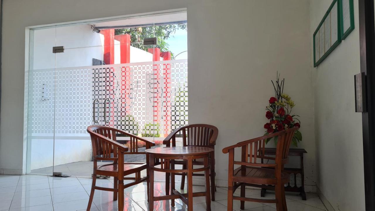 Oyo 90831 Hotel Gardenia Prambanan Yogyakarta Eksteriør bilde