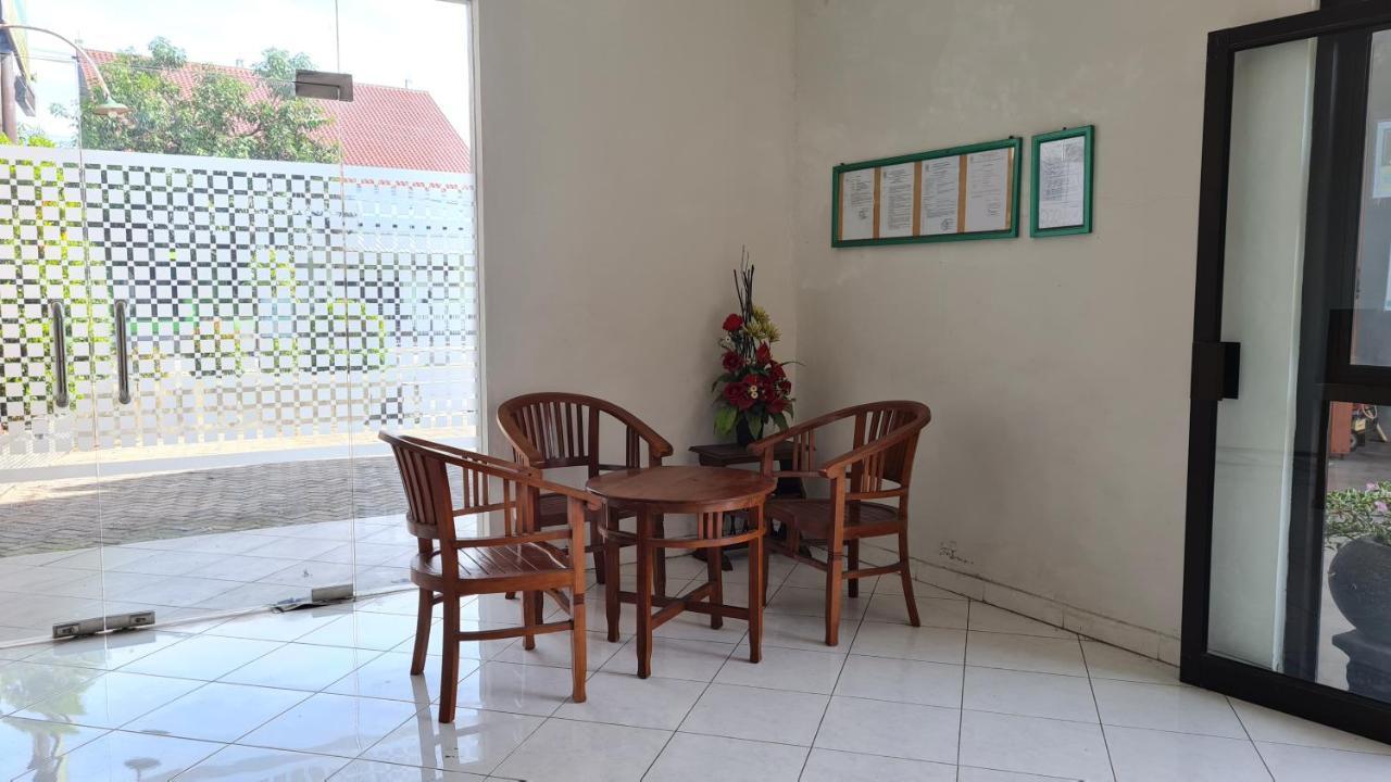Oyo 90831 Hotel Gardenia Prambanan Yogyakarta Eksteriør bilde